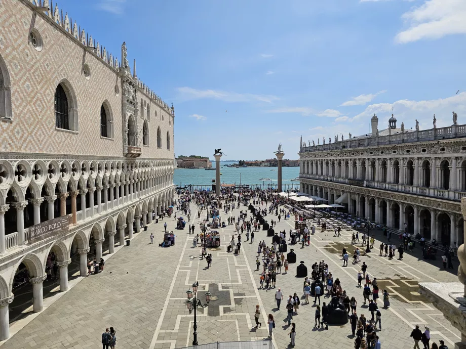 Utsikt över Doge's Palace från galleriet