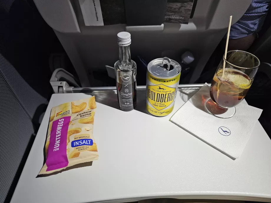 Nötter och Avionic cocktail
