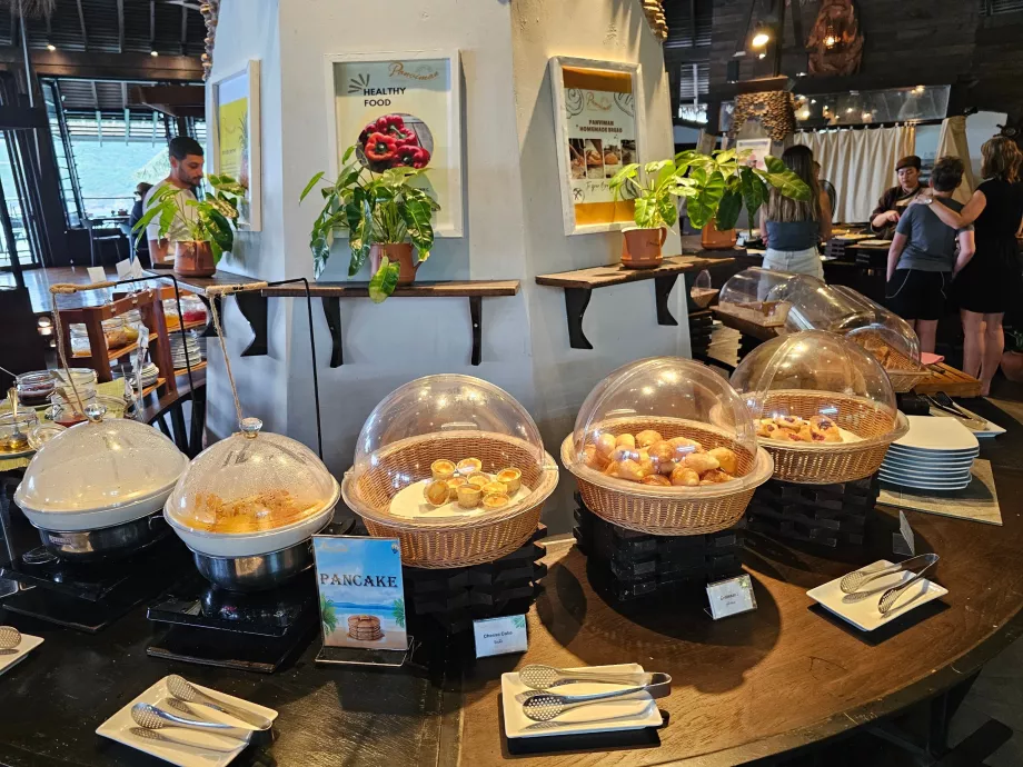 Frukost: söta bakverk