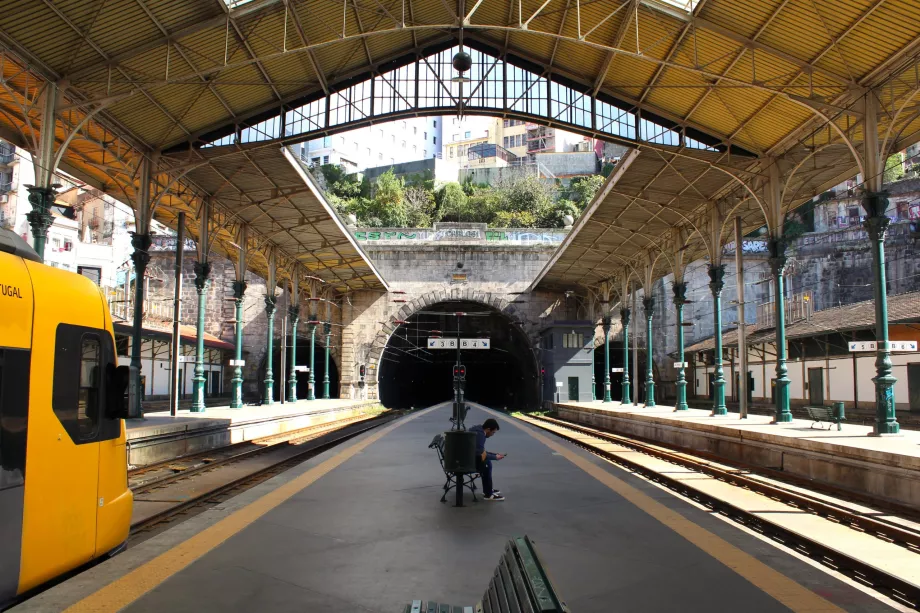 Sao Bento Station Plattform