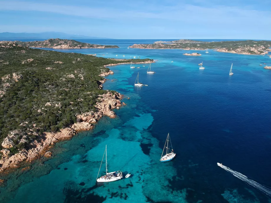 Båtar till La Maddalena