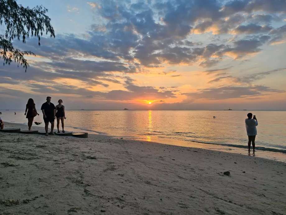 Solnedgång vid Zen Beach