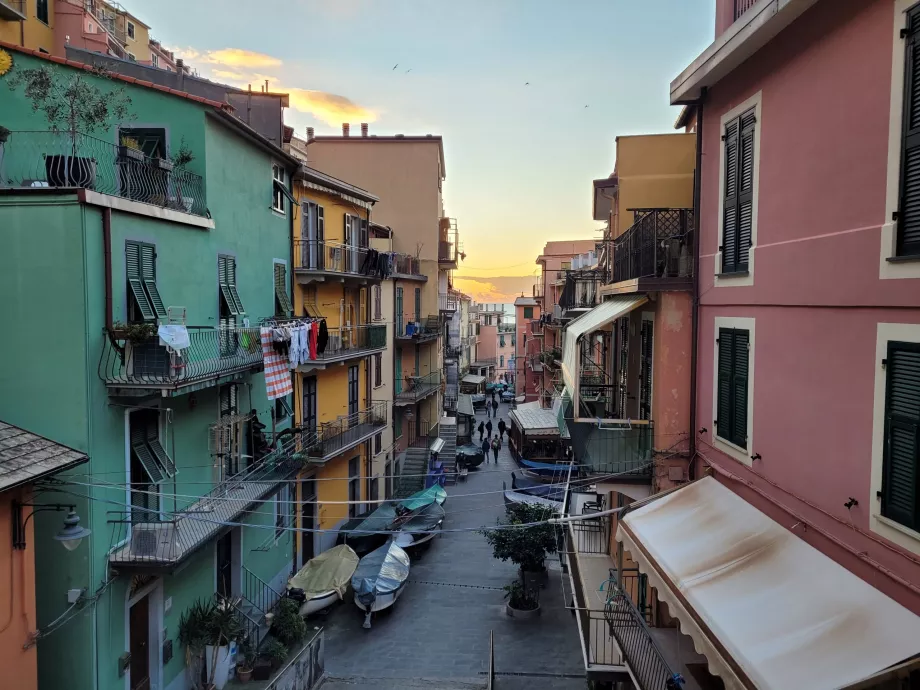 Huvudgatan i Manarola