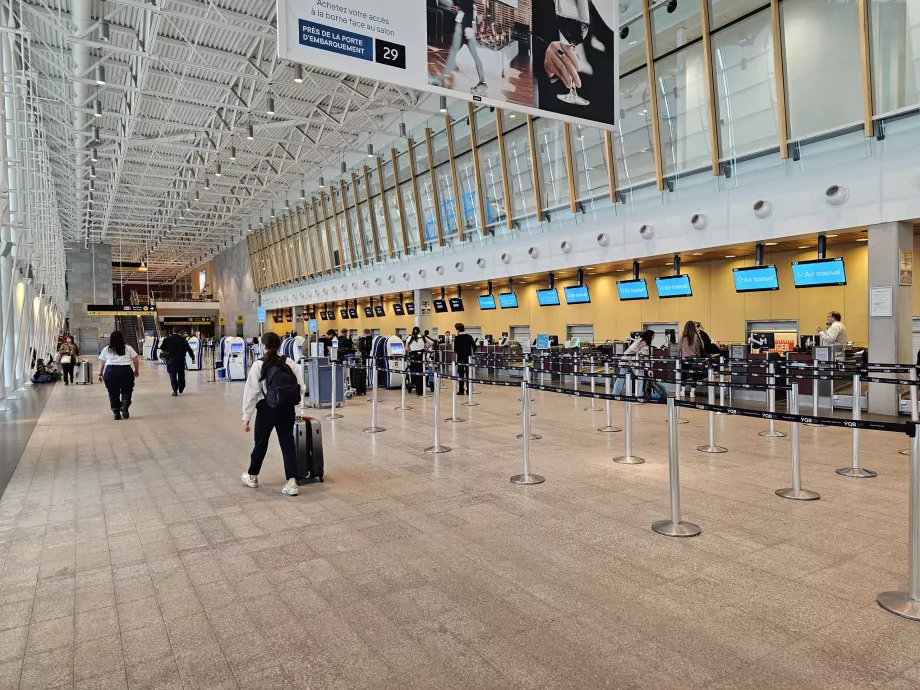 Quebec City Airport avgångshall
