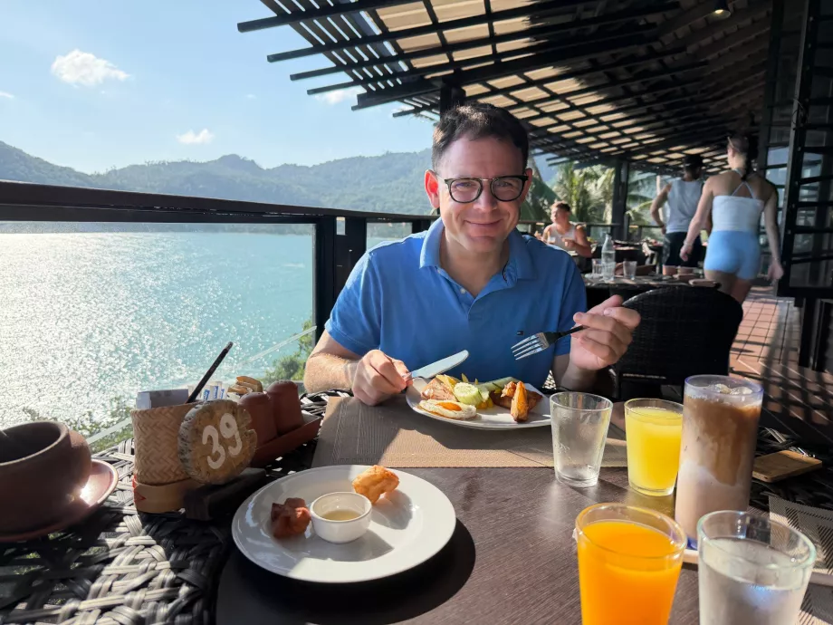 Jag vid hotellfrukosten