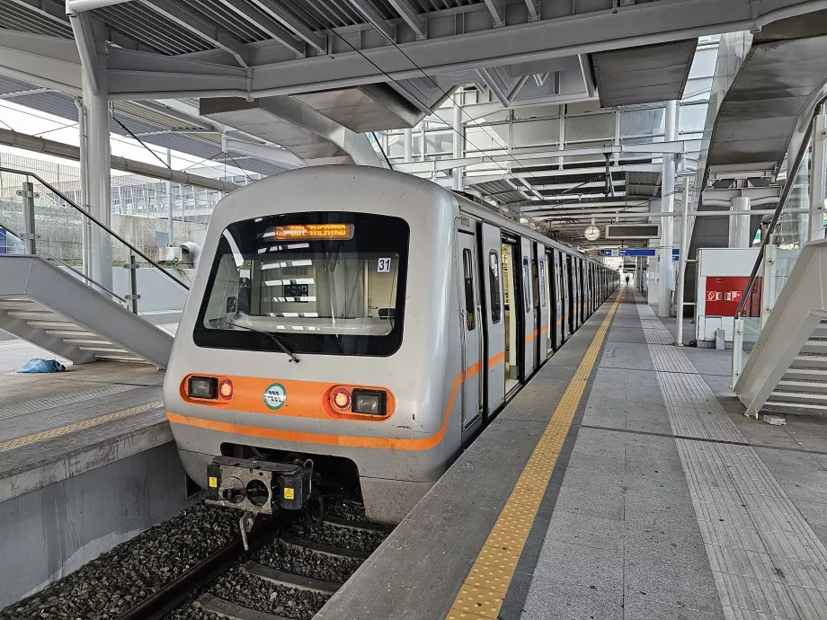 Metro, Aten flygplats