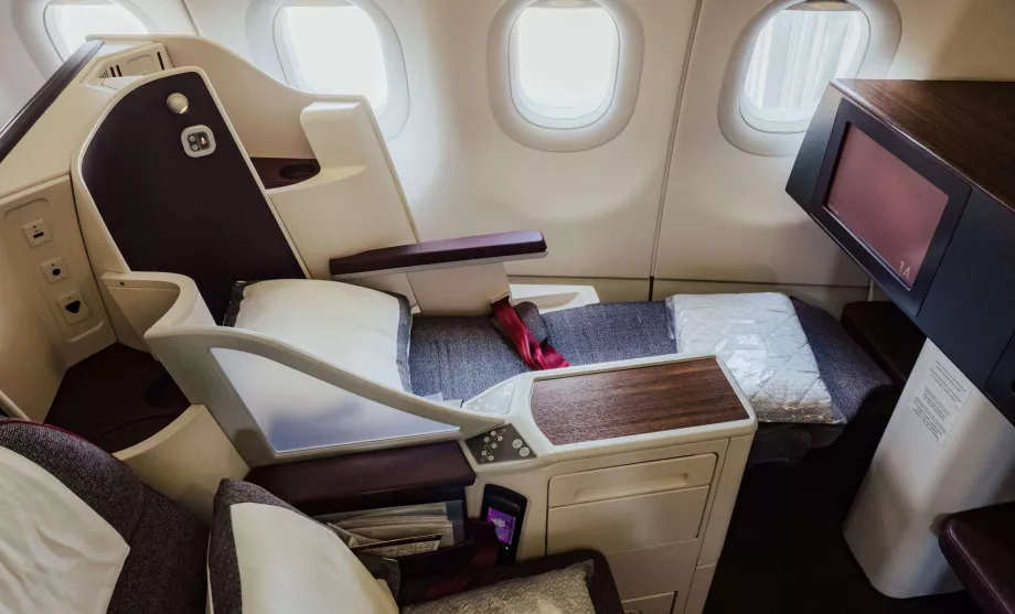 Full säng i businessklass Qatar Airways