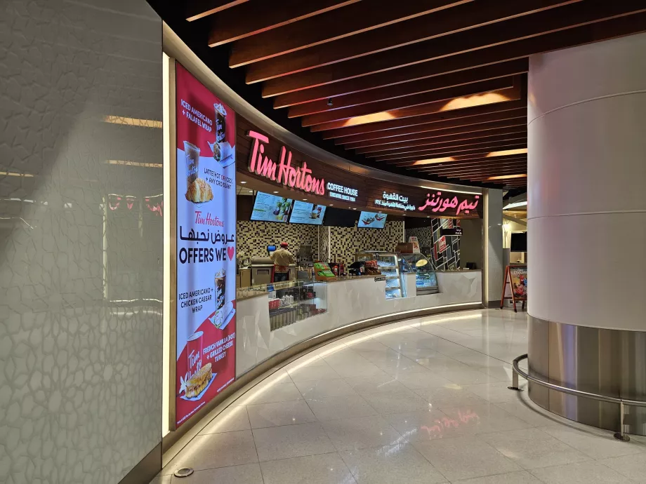 Tim Hortons, mezzanin, publik del