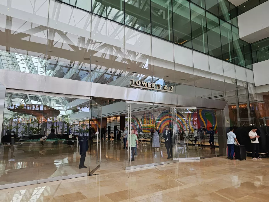 Ingång till huvudreceptionen