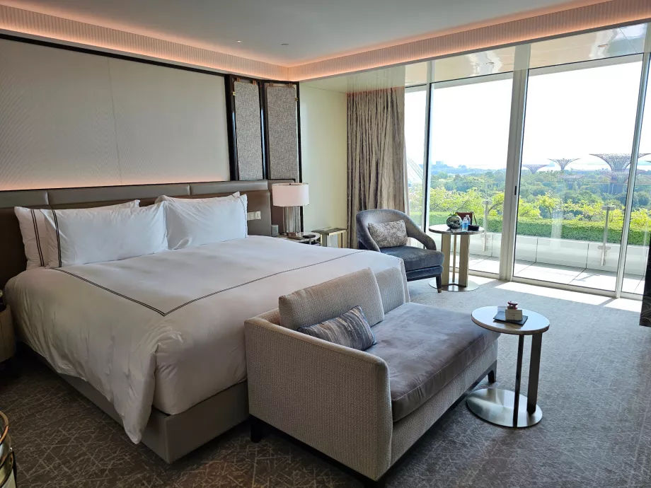 Rum med balkong och utsikt