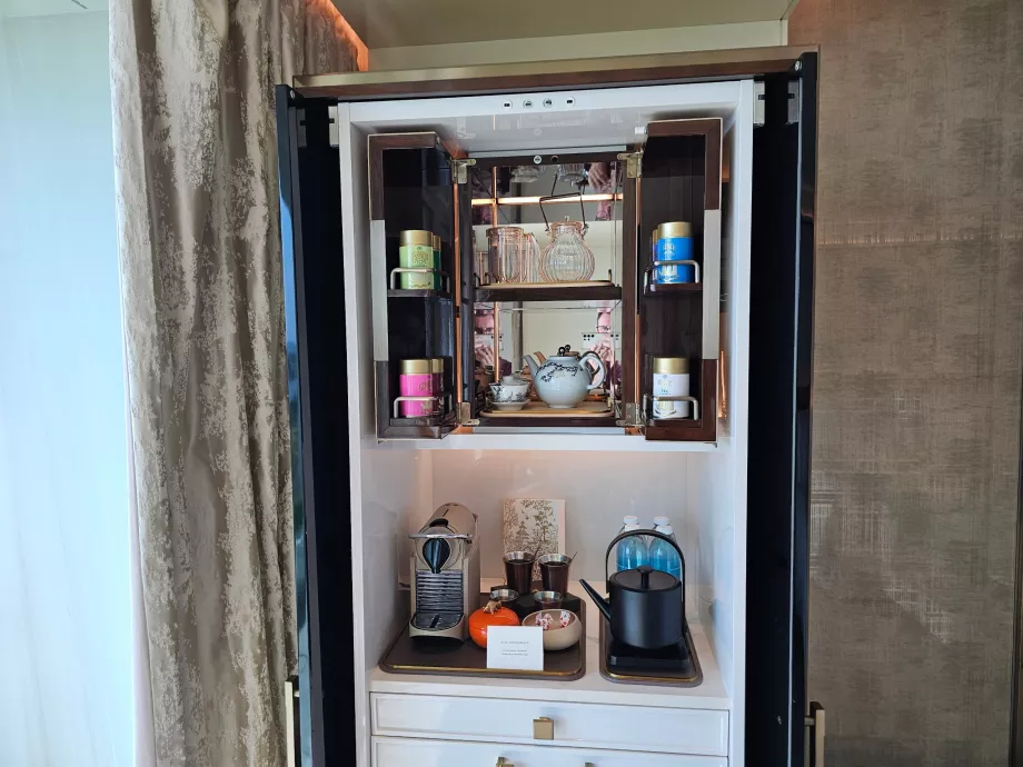 Minibar och kaffebryggare