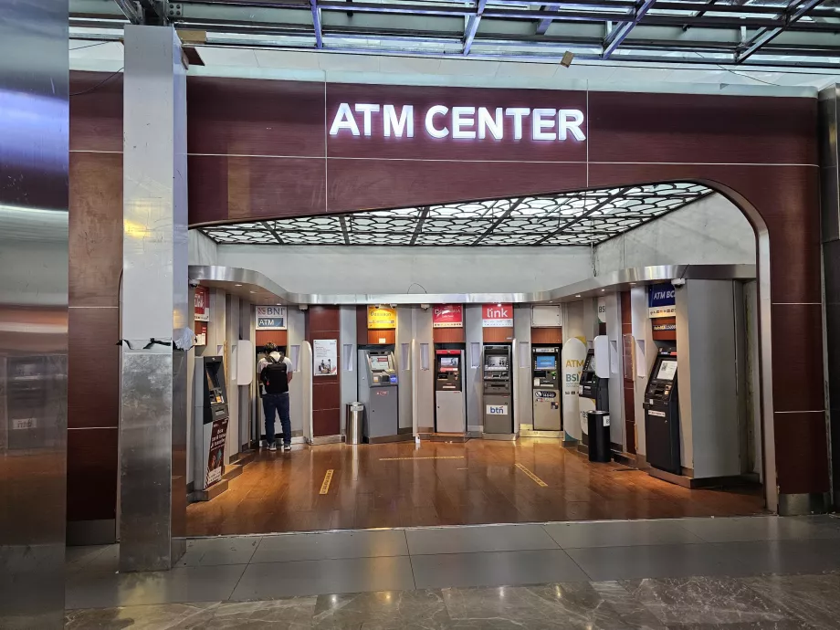 Uttagsautomater, Terminal 3