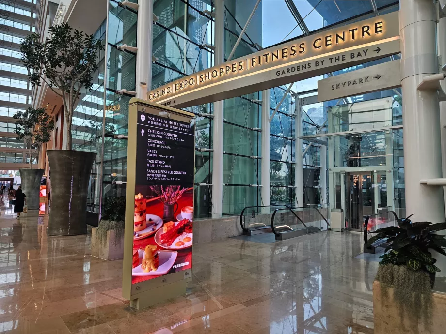 Ingång från hotellet till köpcentret