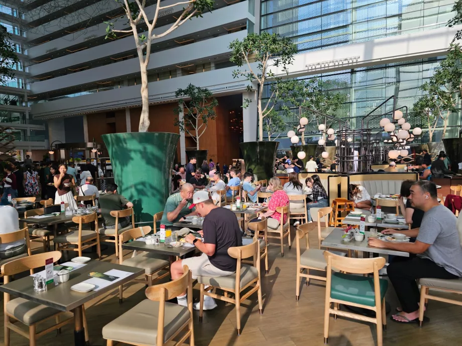 Frukost på restaurang Rise