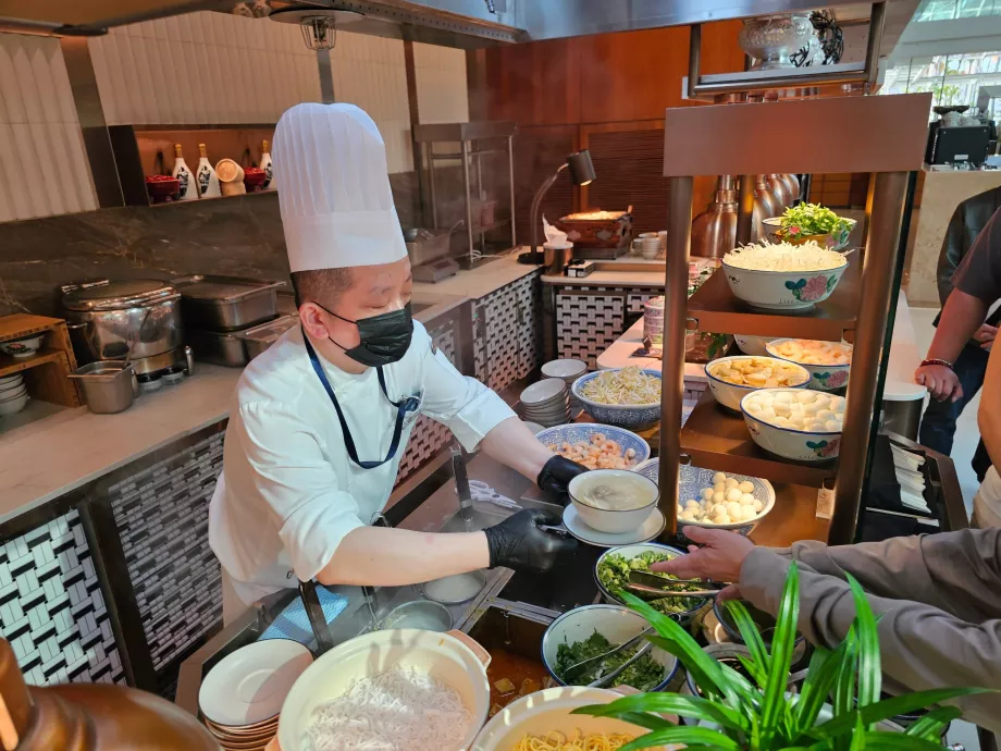 Frukost på restaurang Rise