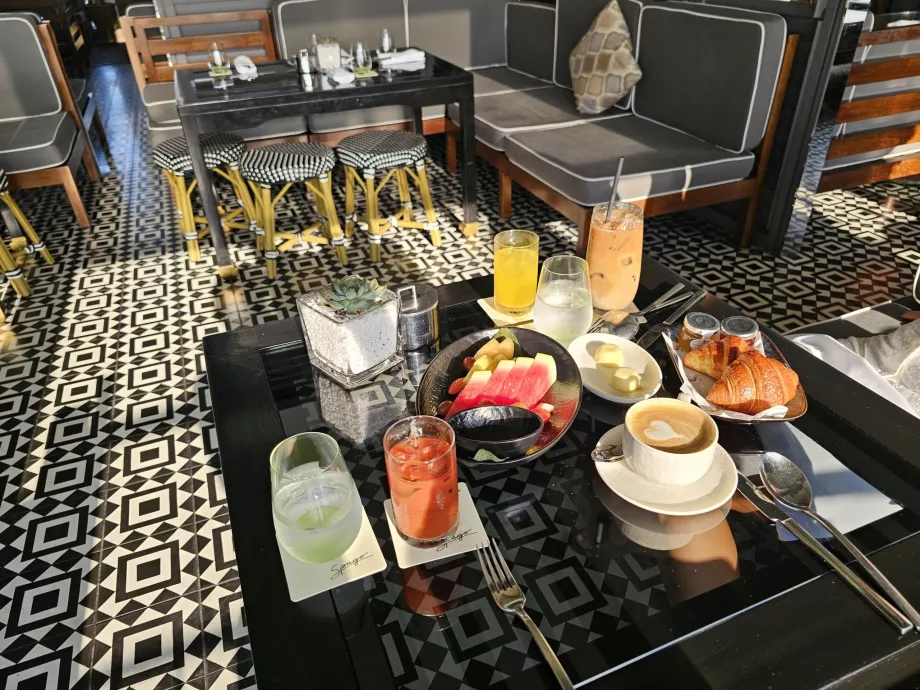 Frukost i Spago Bar