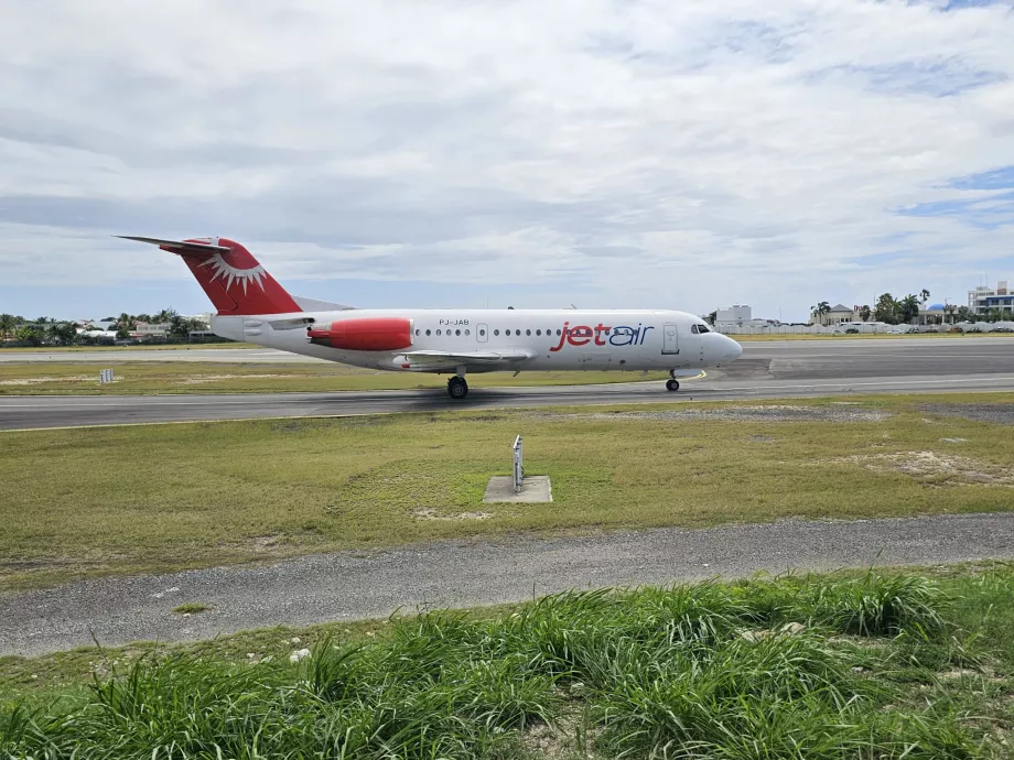 Fokker F70, SXM flygplats