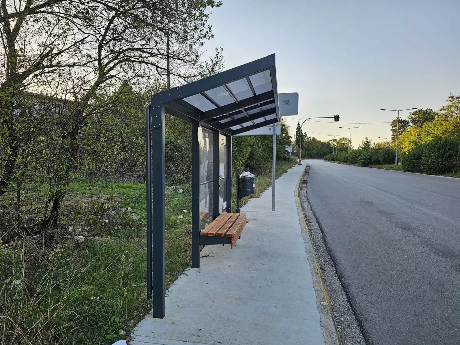 Busshållplats i riktning mot centrum