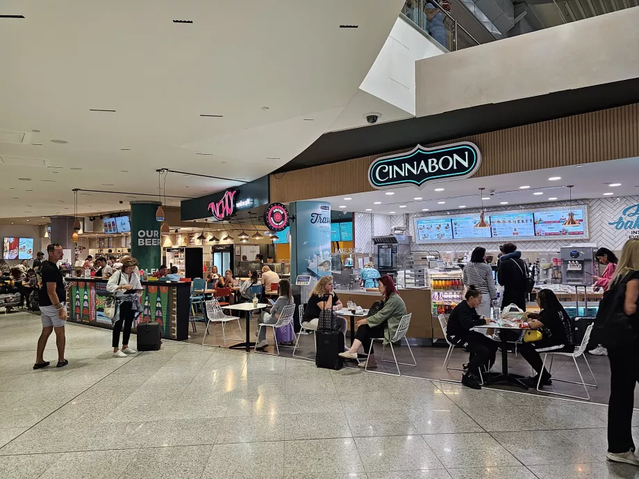 Cinnabon, allmänt område, incheckning