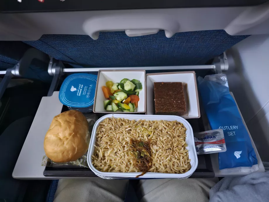 Middag på flygningen MCT-DAR