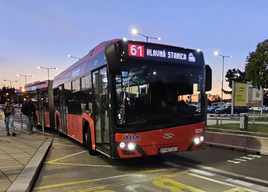 Buss 61 vid flygplatsen