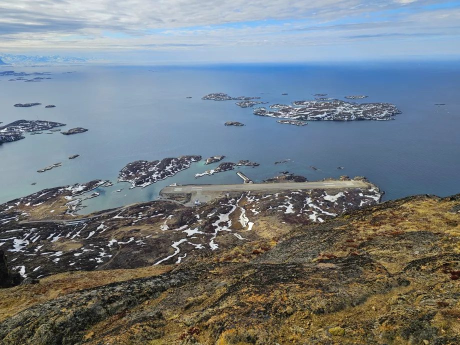 Sisimiut flygplats, vy från Palasip Qaqqaa