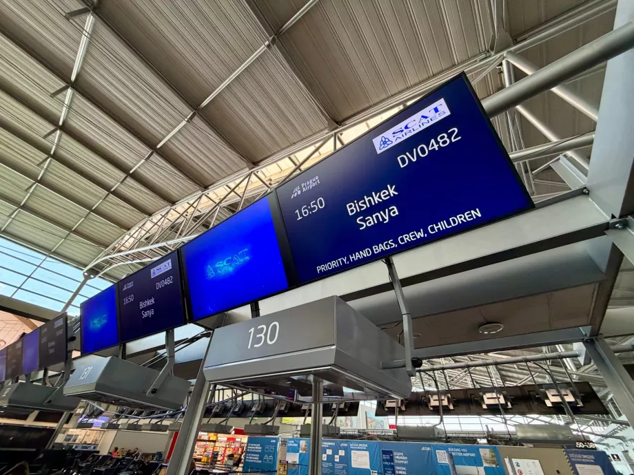 Incheckning för flyg med SCAT Airlines