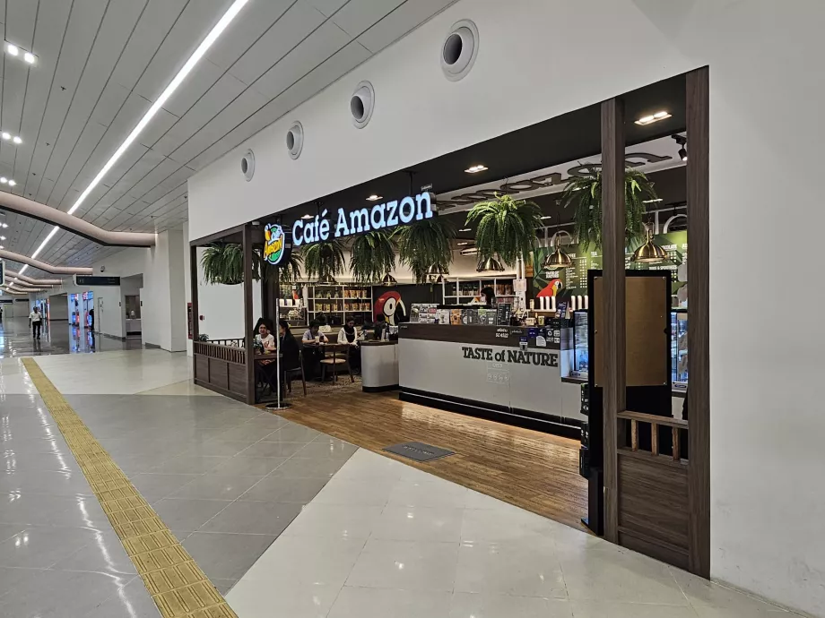 Café Amazon, ankomsthall