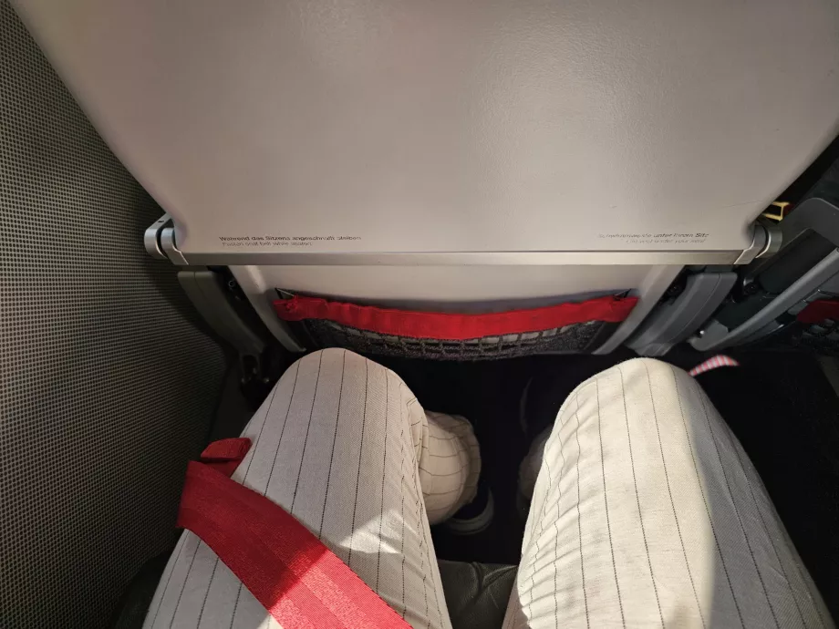 Benutrymme på Embraer E190