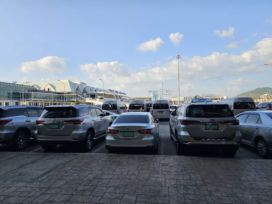 Officiell flygplatstaxi (fast pris)