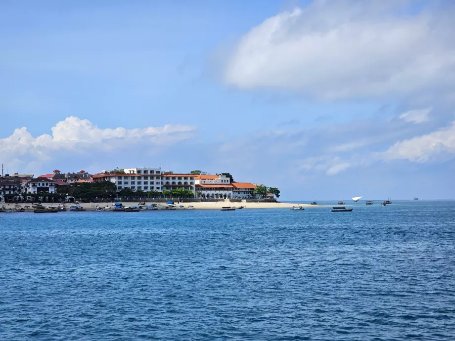 Utsikt under kryssningen från Zanzibar till Dar es Salaam