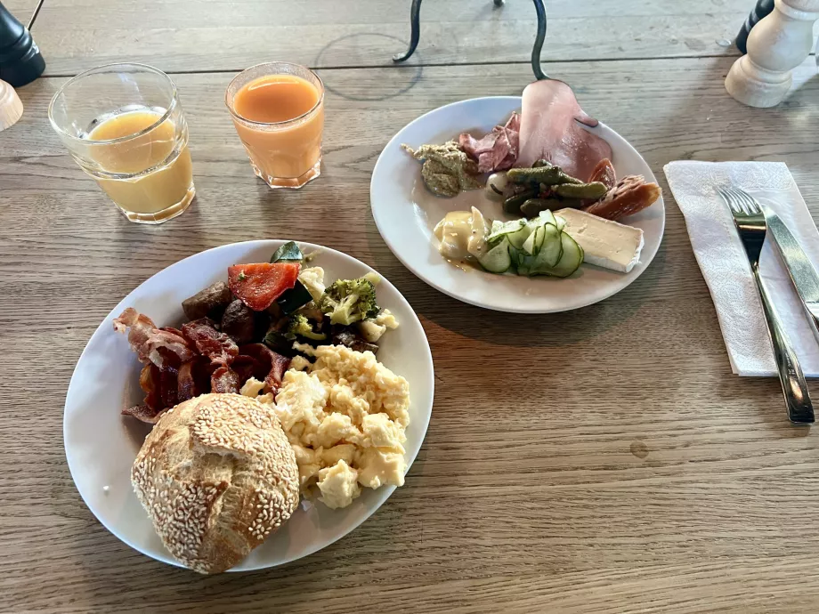 Frukost på Radisson Blu Riverside