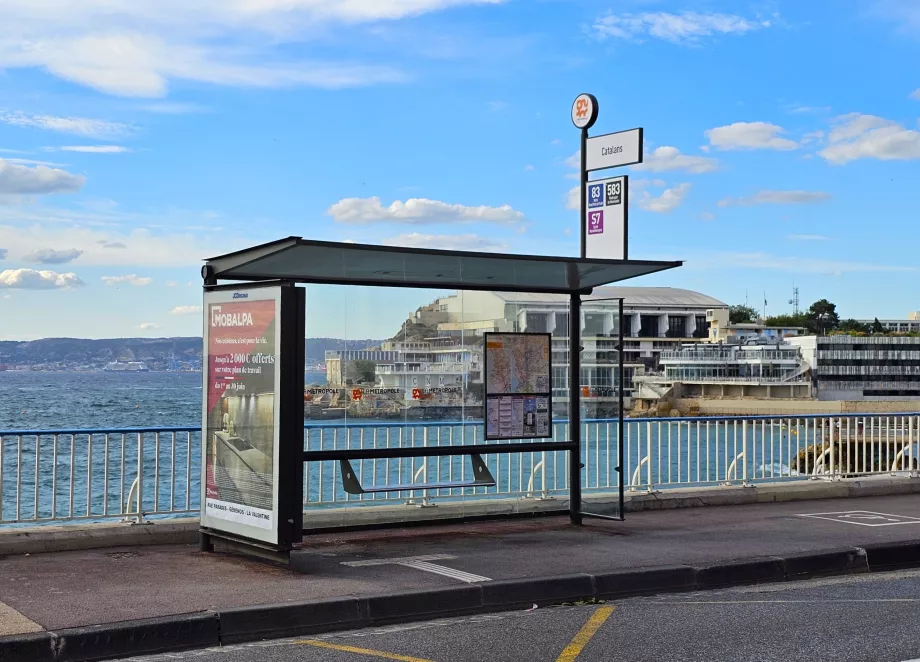 Busshållplats för kollektivtrafik