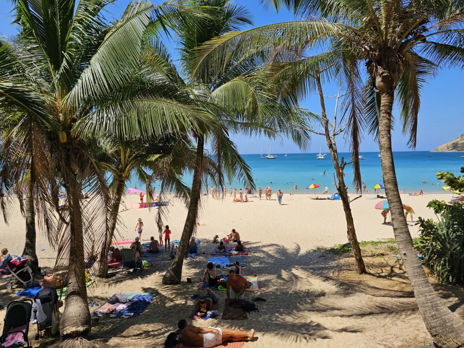 Skugga på Nai Harn Beach
