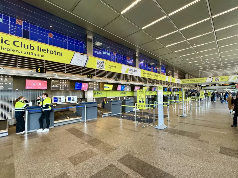 Checka in airBaltic på Riga RIX Airport