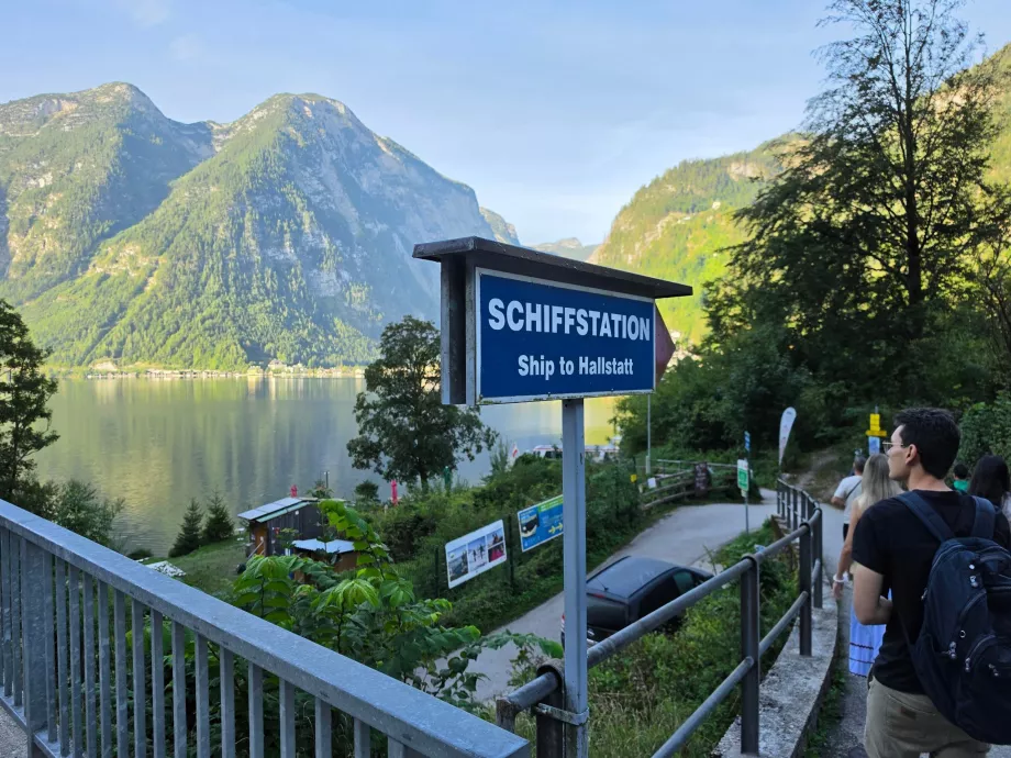 Vägen från järnvägsstationen till hamnen