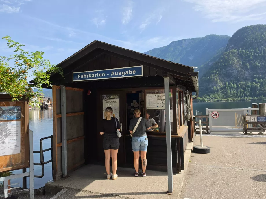 Försäljning av färjebiljetter på järnvägsstationen
