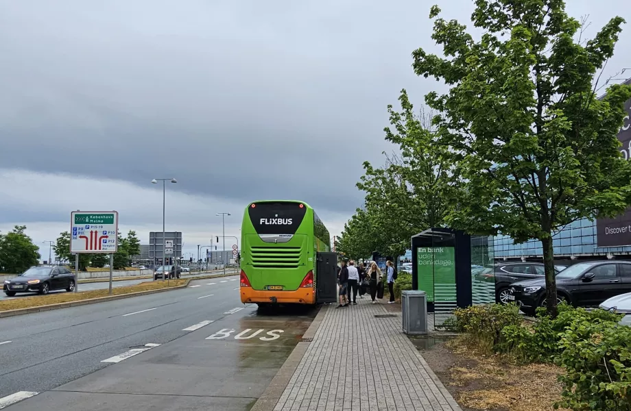 Hållplats för långdistansbussar
