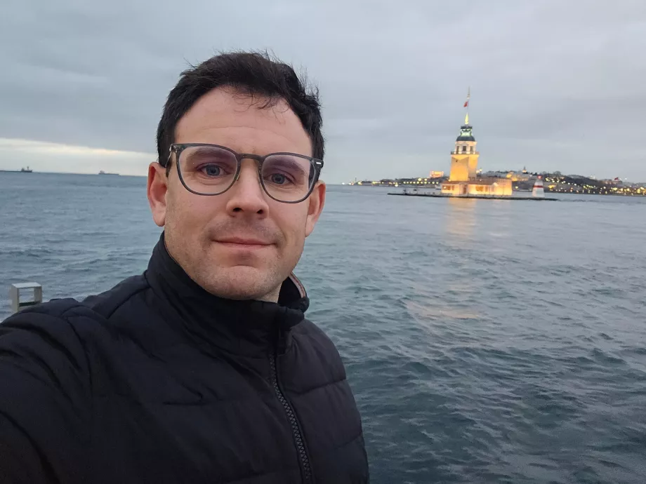 Jag vid Maiden Tower - den asiatiska sidan