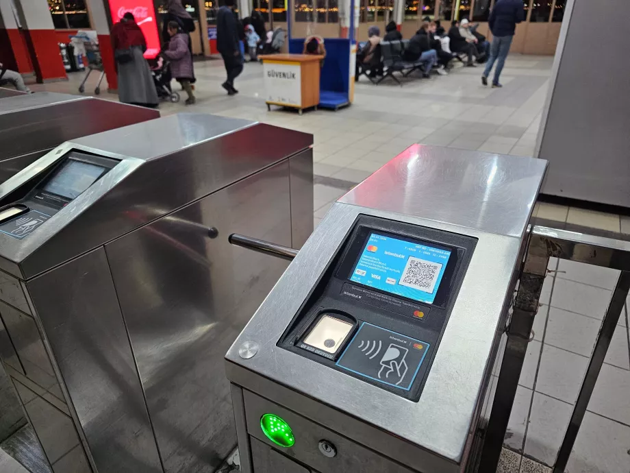 Betalning med kort eller Istanbulkart på färjor