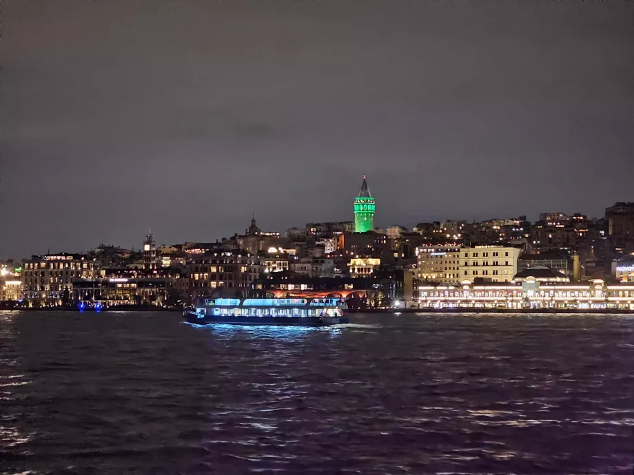 Nattkryssning med färja