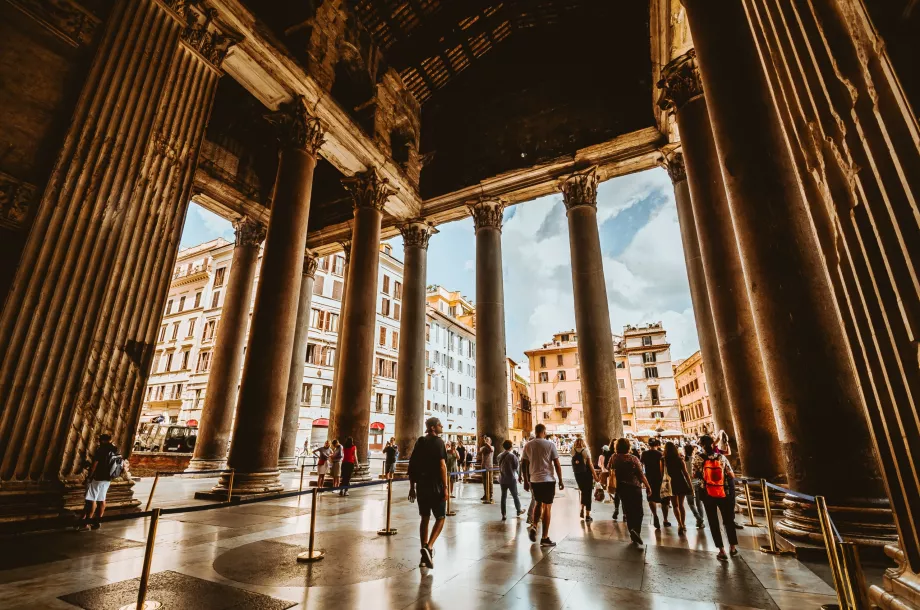 Pantheon entré
