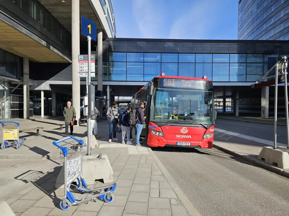Busshållplats riktning Märsta