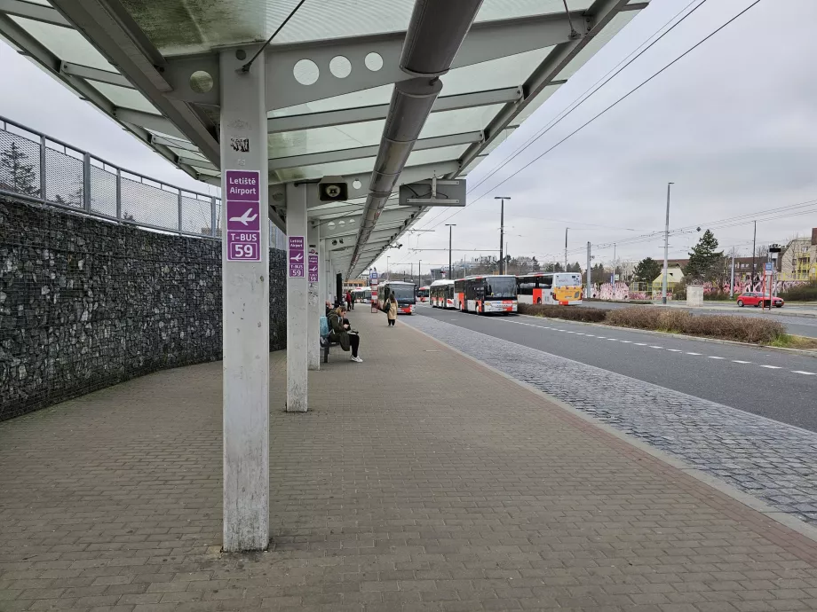 Hållplats för trådbuss vid Nádraží Veleslavín