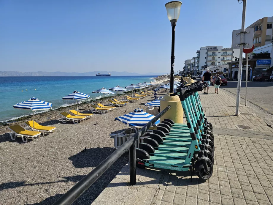 Delade skotrar i Rhodos
