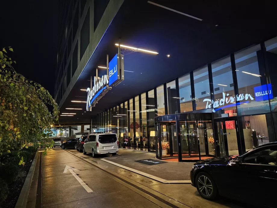 Radisson Blu Hotel, ZRH Airport