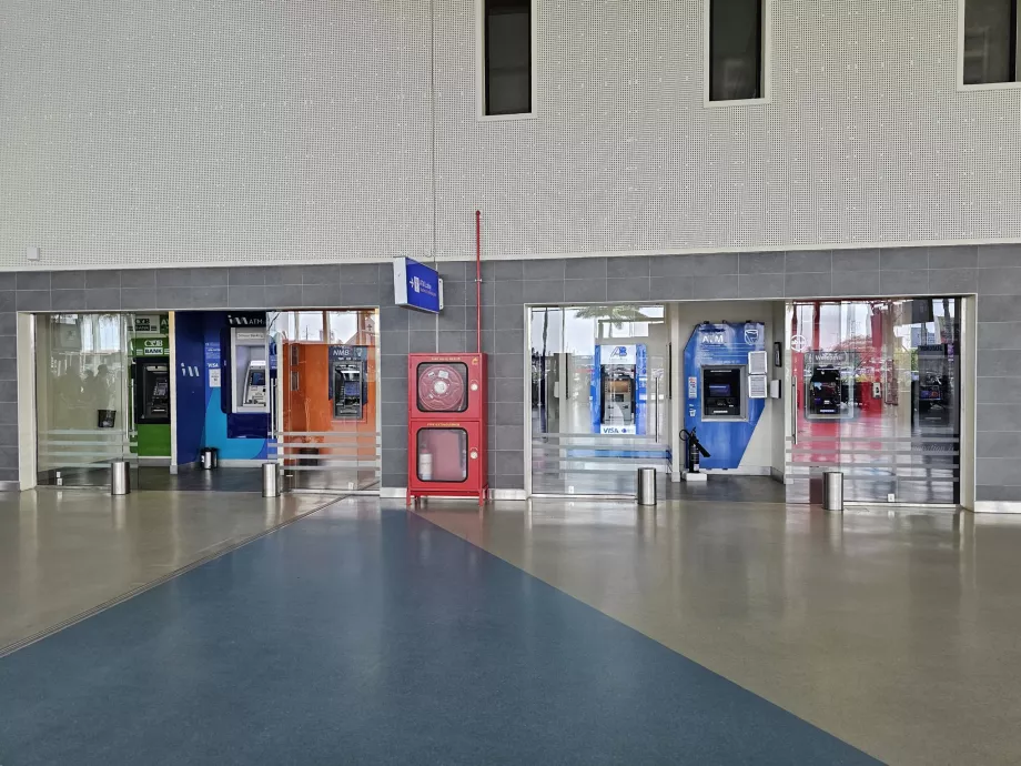 Uttagsautomater, Terminal 3