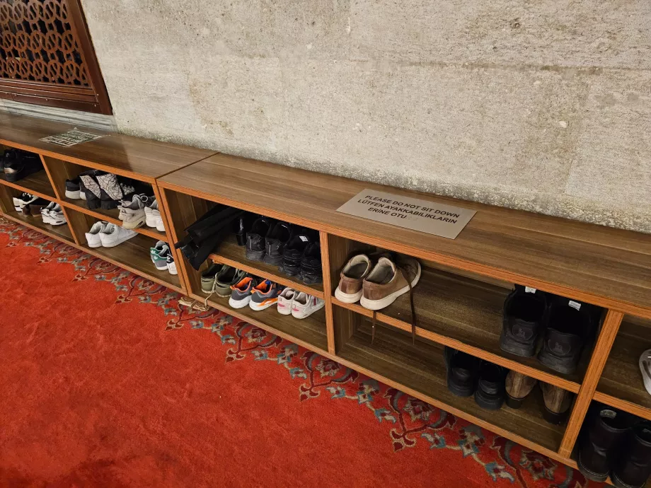 Suleiman-moskén, sko-området