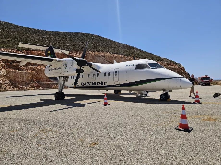 Dash 8-100 på Kateslorizo flygplats