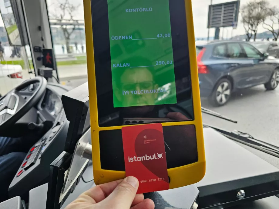Betala Istanbulkart på bussen